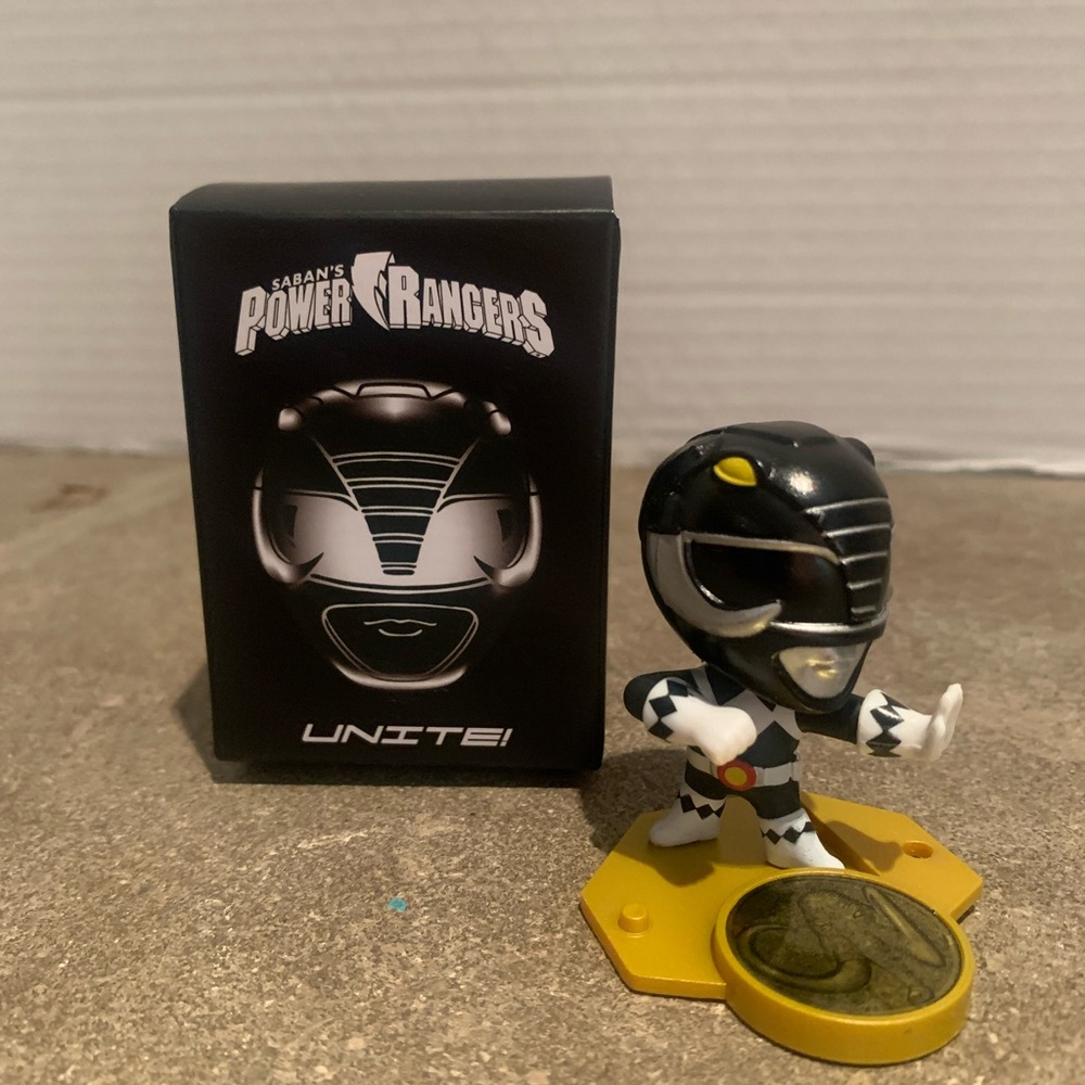 Loot Crate Power Rangers Unite  Black Ranger Figurine Inbox